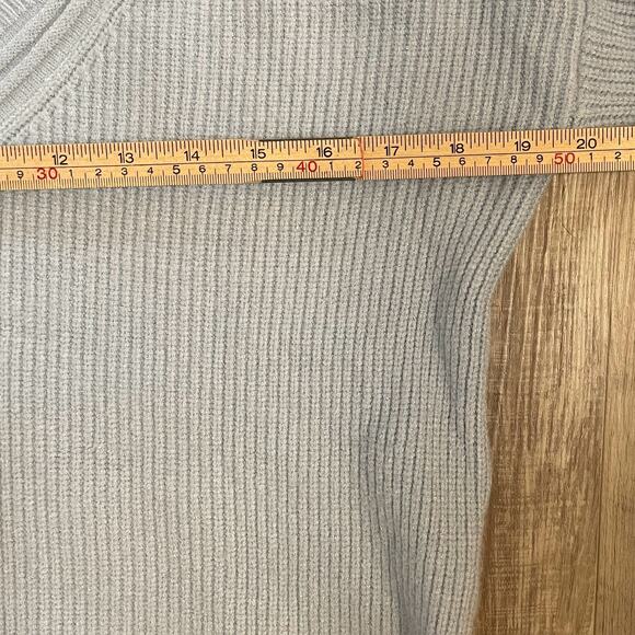 Cyrus light blue, ribbed V-neck sweater size medium - Picture 15 of 15